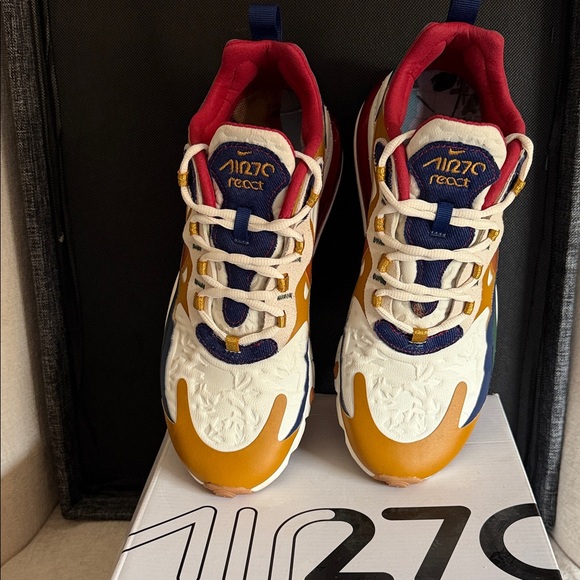 💝❤️Nike AIR MAX 270  Women's blue void/metallic gold. NIKE AIR MAX 270 REACT💝❤️ - Picture 13 of 16